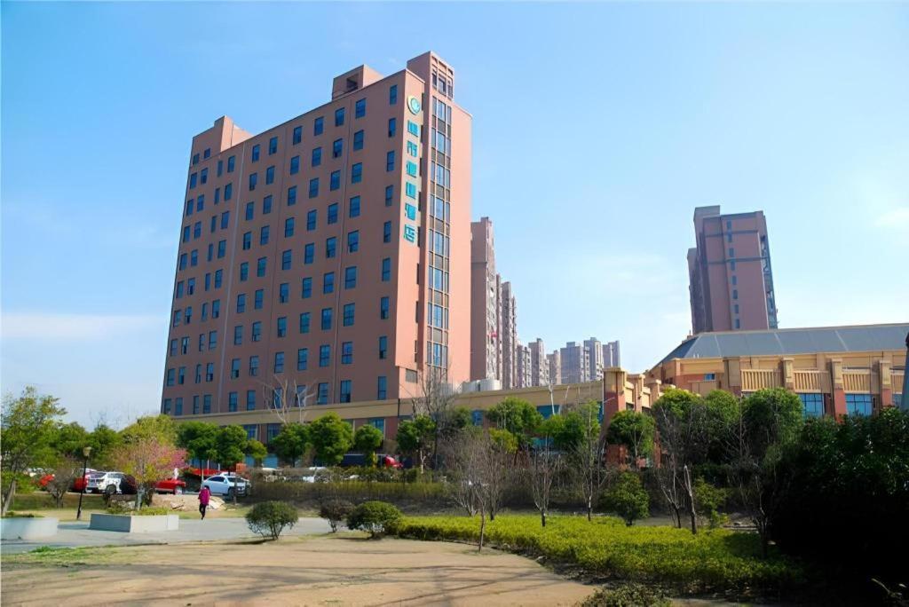 Hotel Comfort International Automobile Tongji