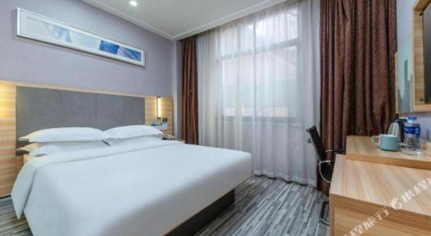 Comfort International Automobile Tongji Hotel