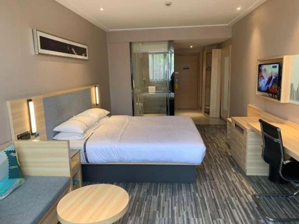 Hotel Comfort International Automobile Tongji 2*