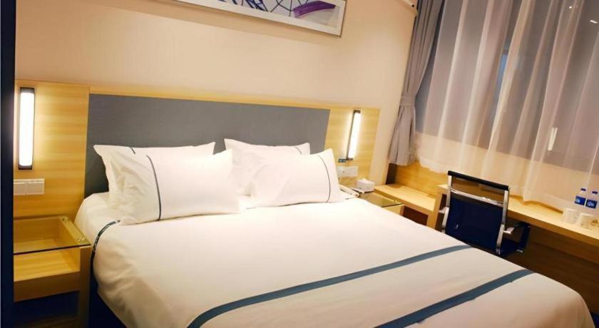 Hotel Comfort International Automobile Tongji