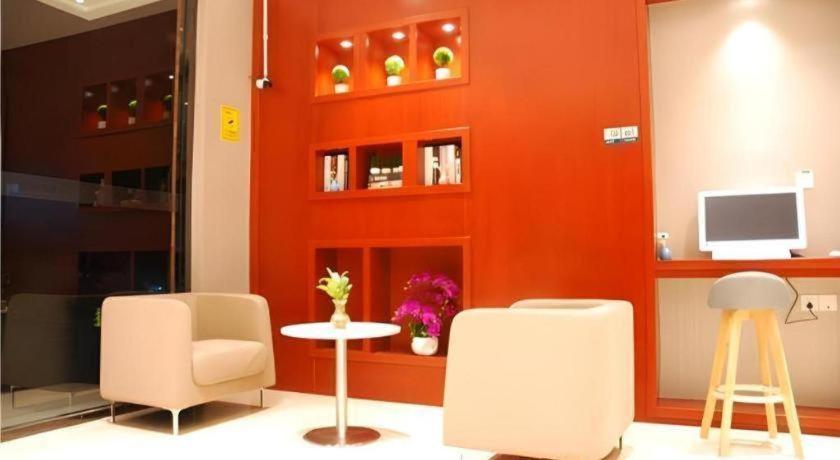 Hotel Comfort International Automobile Tongji 2*